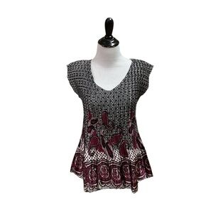 Dressbarn Women's S Small Top Accordion Fabric Stretchy Cap Sleeve Ornamental